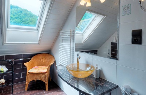 Bad Bertrich Apartment | Junior Suite, shower or bath / WC, 1 bedroom - Hotel Am Schwanenweiher