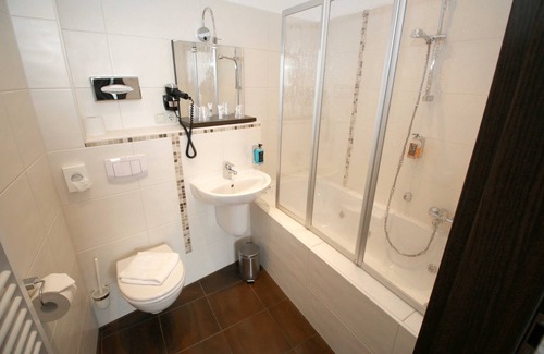 Bant House | Junior suite with bath - Home Hotel