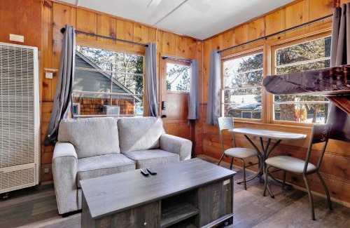 Big Bear Lake House | Juniper Lakeside Couples Resort Cabin by Big Bear Vacations