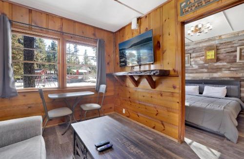 Big Bear Lake House | Juniper Lakeside Couples Resort Cabin by Big Bear Vacations