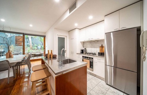 Kent Town Villa | ★Juniper on Rundle★Wifi✔︎Balcony✔︎Shopping✔︎Cafes