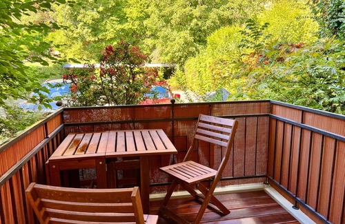 Maximin Apartment | JUPAS° | Red Rock Home - Balcony & Parking lot