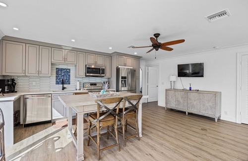 Jupiter House | Jupiter Compound On The River