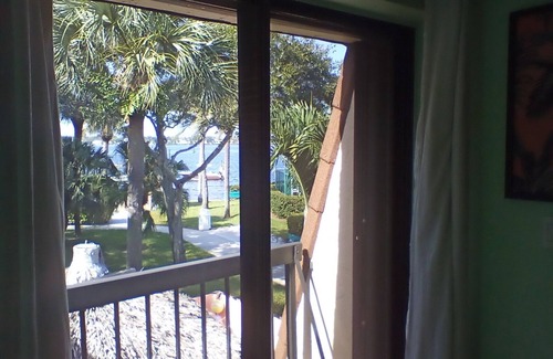 Jupiter Plantation House | JUPITER WATERFRONT GEM! On the historic Loxahatchee River.