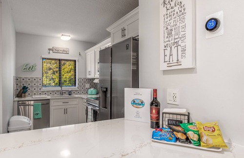 Bella Vista Condo | JupRent's -Paradise on the Park - 3bed/3bath - Prime Location near Everything!