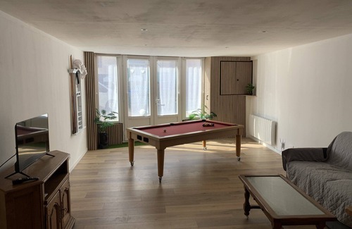 Saint-Julien House | Jura DUPLEX 12 persons with playroom and relaxation!