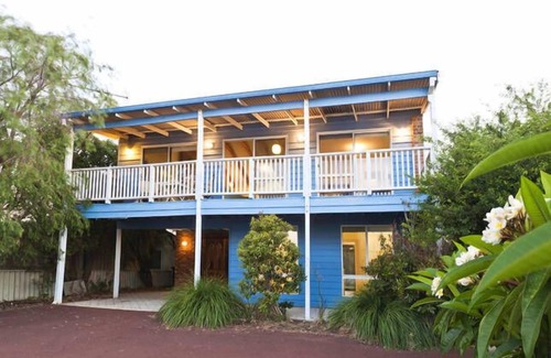 Quindalup House | Just 1 street from Beach. Relaxed home, Ideal for families. Linen provided.