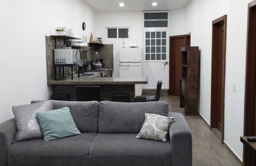 Guadalajara Municipality Apartment | Just 15 min walk from the metro which will take you in 10 min to the cntr of GDL