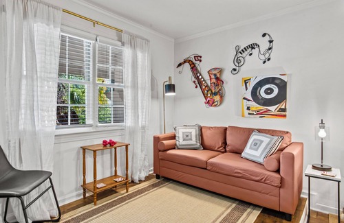 Athens House | Just 5 minutes from Stadium, walking distance to Beechwood shopping!…