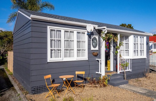 Paihia House | Just a short stroll to the water or into town