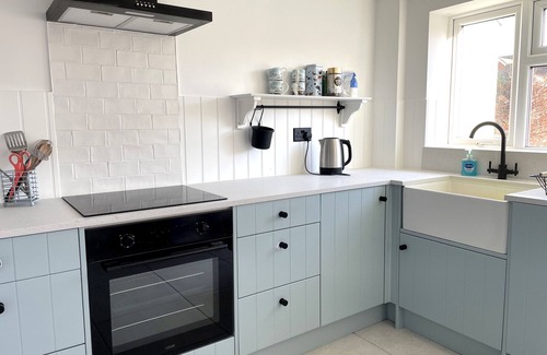 Deal Cottage | Just a stone’s throw from the beach