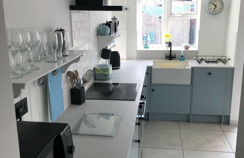 Deal Cottage | Just a stone’s throw from the beach