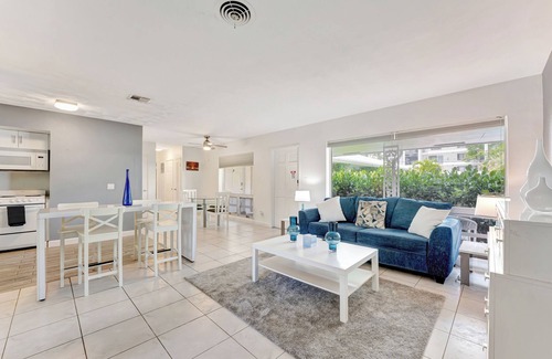 Lauderdale Beach Apartment | Just a walk to the beach