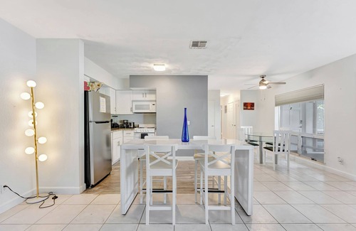 Lauderdale Beach Apartment | Just a walk to the beach