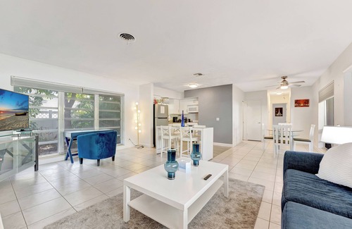 Lauderdale Beach Apartment | Just a walk to the beach