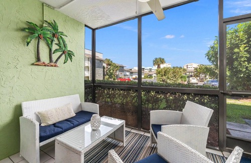 Fort Pierce Condo | Just Beachy! LOW FALL RATES WITH FREE GOLF, POOLS, TENNIS, PICKLEBALL! 1st FLOOR