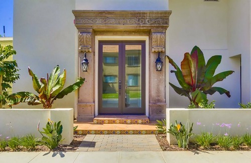 Townsite House | Just Blocks To The Beach W Panoramic Ocean Views, Brand New Spanish Town home