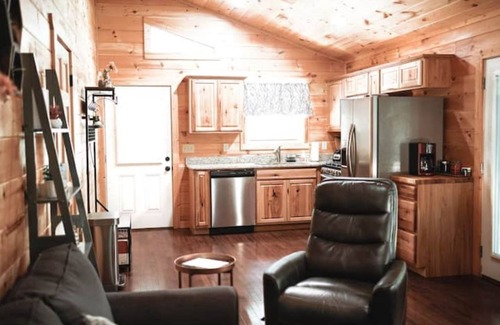 Murphy Cabin | Just Breathe! @ Fern Forest Cabin