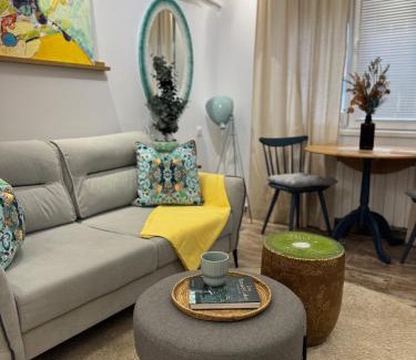 g.k. Vazhrazhdane Apartment | Just by Snow Sheep ApART-1 Bedroom Flat