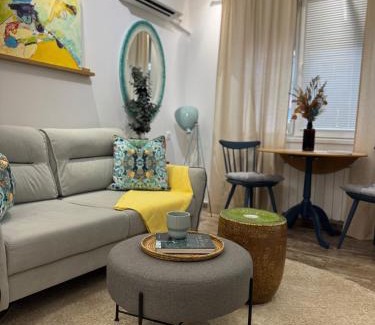 g.k. Vazhrazhdane Apartment | Just by Snow Sheep ApART-1 Bedroom Flat