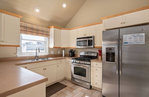 Corolla House | Just Coasting: Private pool, hot tub, community pools, Currituck Club amenities
