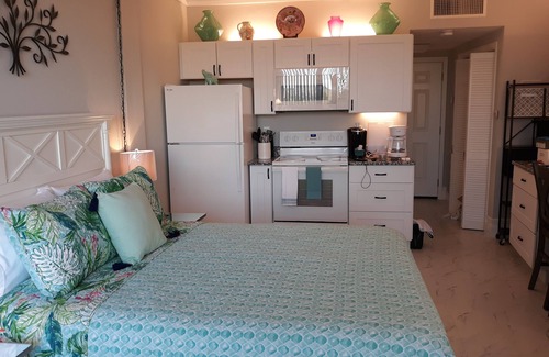 Fort Walton Beach Apartment | "Just For You" studio apartment