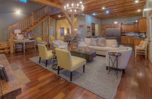 Blairsville Cabin | Just Like Heaven- Luxury Mountain Retreat | Hot Tub | Outdoor Games & Fireplace