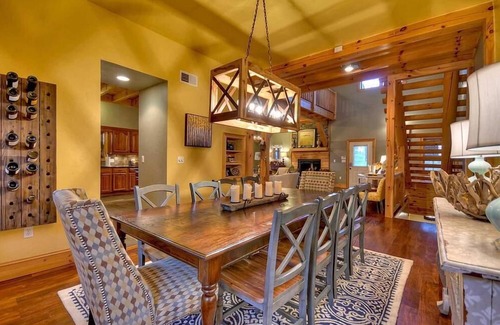 Blairsville Cabin | Just Like Heaven- Luxury Mountain Retreat | Hot Tub | Outdoor Games & Fireplace