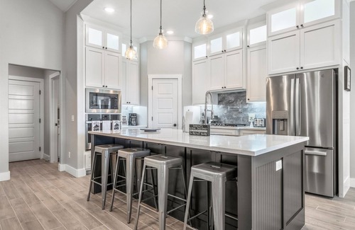 Norman House | Just Like Home: Norman. . .It's Game Time. . .minutes from Campus. . Brand NEW!