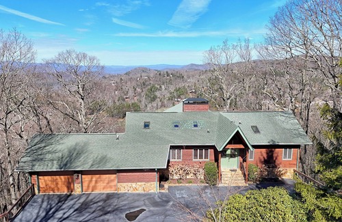 Sky Valley House | Just Listed 4bed/3.5bath Mountain View Retreat with Game Room in Sky Valley!