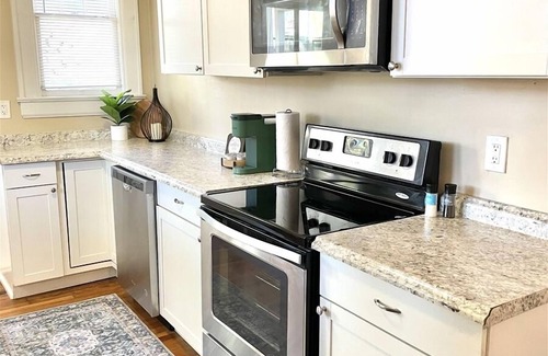 Anderson House | Just minutes from DT Anderson! | 2 Bed, 1 Bath