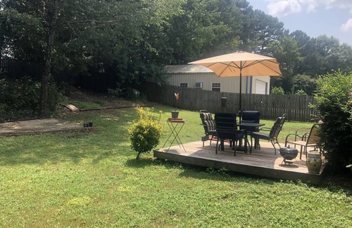 Oxford House | Just minutes from the Square and the Grove-Comfy beds, quiet neighborhood