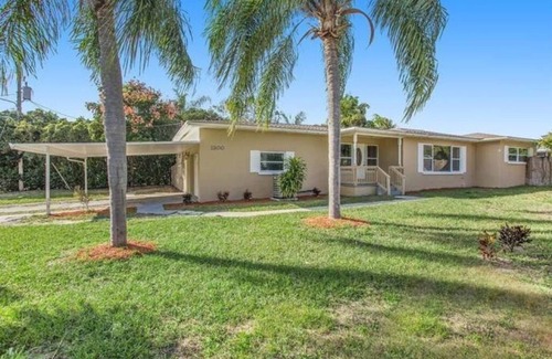 Clearwater House | Just minutes from TripAdvisor #1 beach in the US 2018