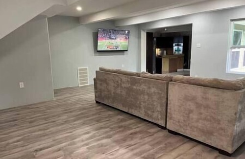 Montgomery House | Just need a room? Shared common space, private bedroom. B