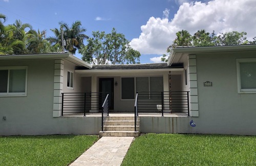 Coral Gables House | JUST REMODELED HOUSE