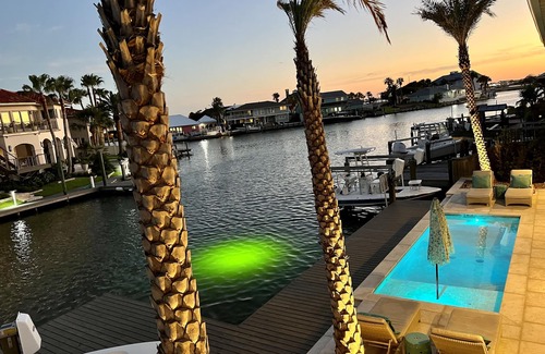 Key Allegro House | Just renovated! Premier location - 6 bedrooms, amazing views, wide canal, POOL!