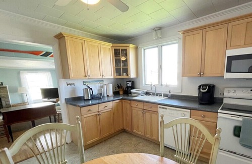 Eastward Look House | Just steps away from one of Narragansett's favorite family beaches!