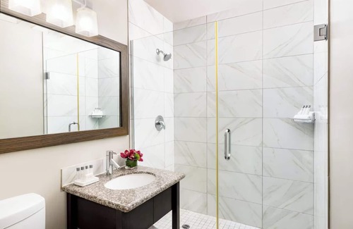 Laguna Beach Hotel | Just Steps to Main Beach: Relax in Comfort & Coastal Charm with Outdoor Pool