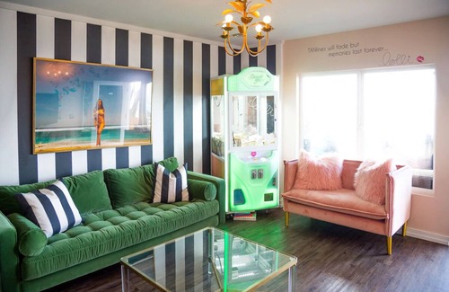 Laguna Beach Hotel | Just Steps to Main Beach: Relax in Comfort & Coastal Charm with Outdoor Pool