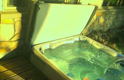 Swanton House | Just Steps to Private Dock, Hot Tub on Spacious Home/Land at Quiet End of Lake