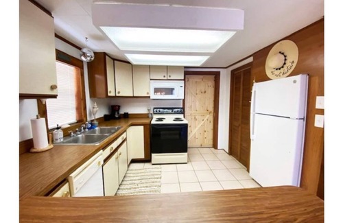 Indian Shores Cottage | Just Steps to the Beach and Gulf of Mexico