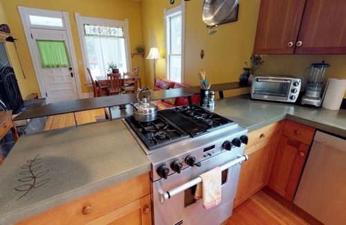 Bozeman House | Just two blocks from Downtown Bozeman, the Dahlia House is a tucked away retreat