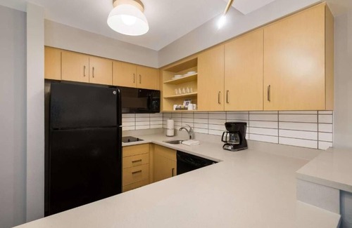 Andover Hotel | Just What You Were Looking For! 2 Modern Units, Pet-Friendly, Parking, Pool!