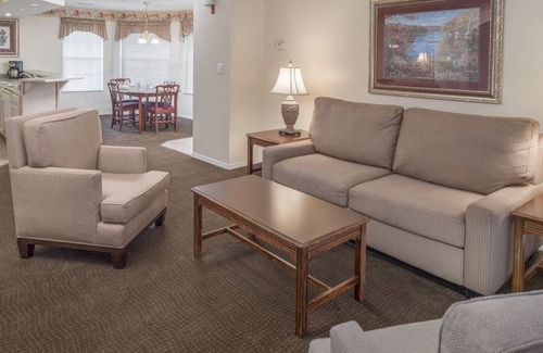 Table Rock Apartment | Just What You Were Looking For! Pool, Free Parking, Near Silver Dollar City
