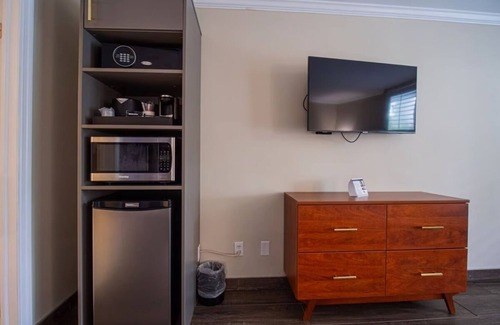 Ocala Apartment | Just What You Were Looking For! Free Breakfast, Onsite Pool, Free Parking