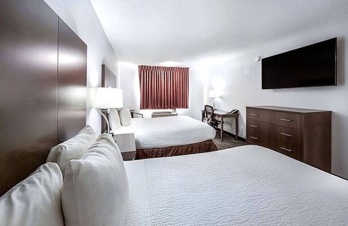 Grants Pass Hotel | Just What You Were Looking For! 4 Spacious Units w/Free Continental Breakfast!