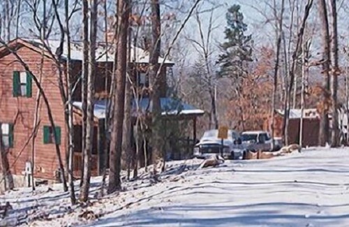 Blairsville Cabin | Justa Cabin, Blue Ridge Mtns, Peaceful Getaway, Mins from Lake Nottely!