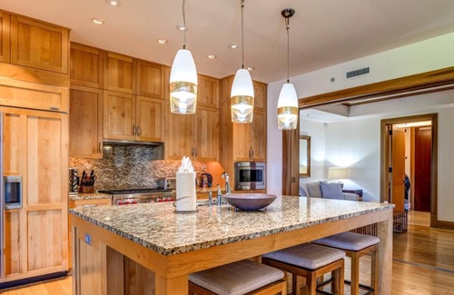 Montage Kapalua Bay Condo | K B M Resorts: Luna At Montage Kapalua Bay, Luxury, Ocean View, 3 Bedrooms, L'occitane Amenities, Beach Gear, 2900 Sq/ft, Includes Rental Car!