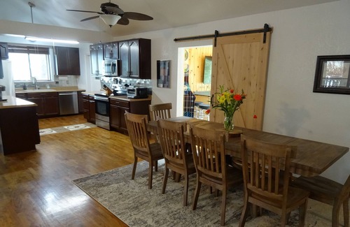 Pinetop House | K & K Chalet - Fun family retreat w/Game Room & Fenced Yard on 1/2 acre!
