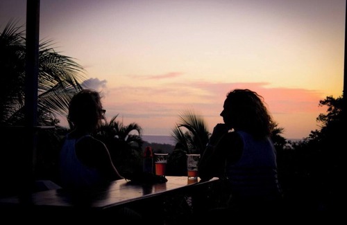 Nosara Hotel | K-Rae's Irish Pub and Inn - Theresita